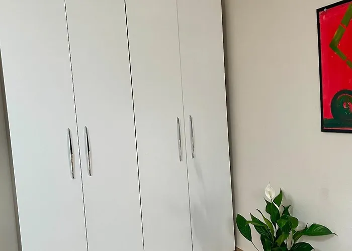 Quite And Modern 地拉那